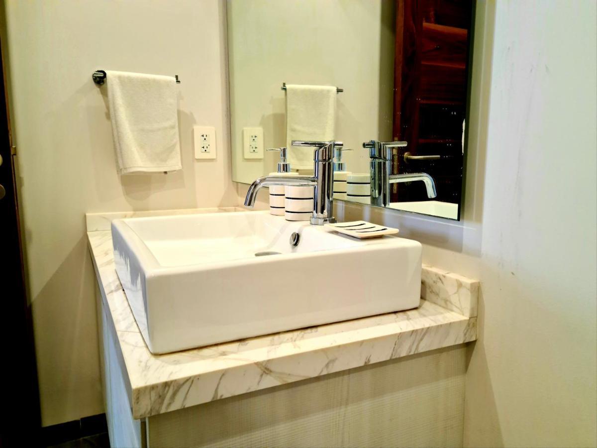 Discover Playa Del Carmen From The Gallery Condos Steps To The Beach 外观 照片